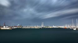 Fotografía: Bocana de entrada a la marina de Valencia