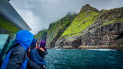 Fotografía: Vestmanna es de esos sitios que no queda bien reflejado la sensación de estar allí en las fotografía