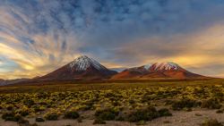 Fotografía: Espectacular anochecer con el Licancabur como protagonista