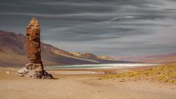 Monjes de la Pacana guardando el salar