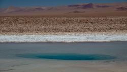 Impresionan los agujeros de profundidad en el agua de Baltinache