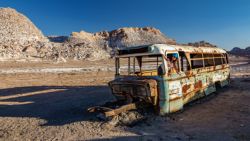 Gracias al track llegamos al bus abandonado en Atacama