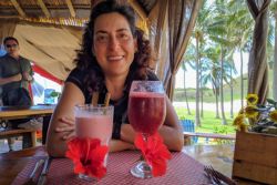 Los chiringuitos de Anakena son caros, pero lo que tienen está muy bueno, y el sitio lo merece