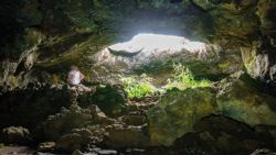 Ana Te Pahu, la solitaria la cueva de los plátanos