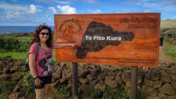 Cartel de Te Pito Kura en Isla de Pascua
