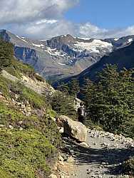 Una delicia recorrer el sendero hacia Torres del Paine, estando en forma, claro!