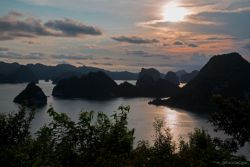 Anochecer en Halong