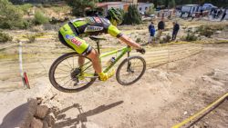 Fotografía: El salto en el BTT de Chelva, cada cual con su postura