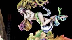 Fotografía: Los artistas falleros nunca olvidan unos cuerpos esculturales