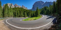 Fotografía: Esto es una curva de herradura en Dolomitas
